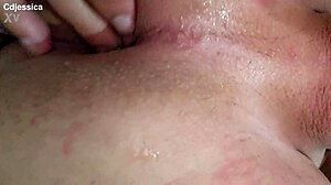 wanna see 21cm shoved deep in that tight anal hole?