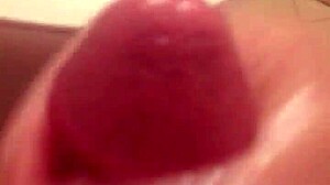 check out this amateur trim clip 073343b4-cdf4-4349-b20e-c08442f1e82d up close