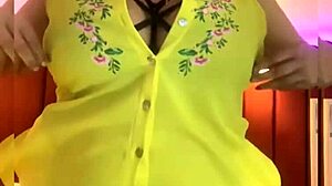 bbw madura licks ass in kitchen 😍 big tits homemade