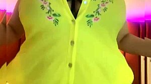 bbw madura licks ass in kitchen 😍 big tits homemade