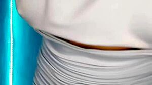 skinny babe shakes ass live teasing dance