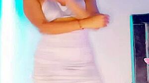 skinny babe shakes ass live teasing dance