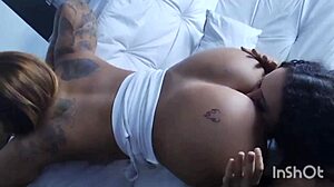 Três Putinha Safada Fires Up Cock Cage Exhibition