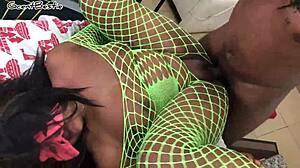 He pays 100 dollars to pound my pretty pussy hard