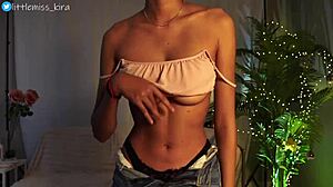 watch this ebony cam slut lick her big ass?