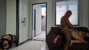 surpreendida vendo amigo fuder rabuda cu ate pernas bambas