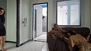 surpreendida vendo amigo fuder rabuda cu ate pernas bambas