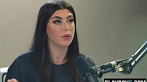 Gal Ritchie Fingers Pussy While Talking Masturbation!