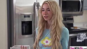 Stepsis Kenzie Reeves Masturbates and Lures Bro for Fuck?