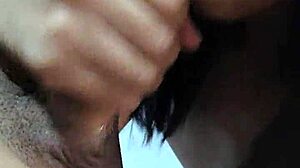 giving my boyfriend oral before birthday... fill me with cum after handjob! 😏