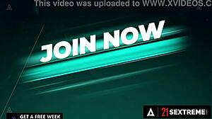 naughty granny pussy devoured by teen mia evans tongue