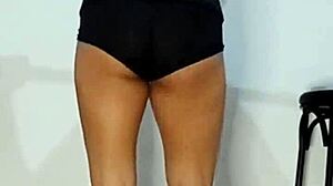 Watch her squirt huge after licking pussy in hot training!