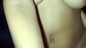 seksi ibu tiri fucks remaja on bed