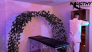 god this milf's ass shakes while she rubs thinking of her masseuse...