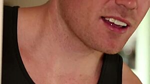 Experienced cougar Jennifer Best rides young guy cowgirl doggystyle