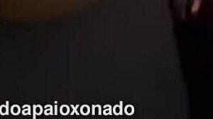 Devorando o cuzinho apertado da esposa gostosa