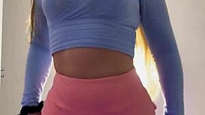 i shake my tight shorts showing off this big latina ass