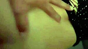 Devorando o cuzinho apertado da esposa gostosa