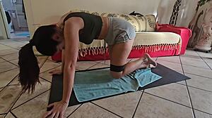 i like botherin her while trainin, fuckin that big ass milf full vid