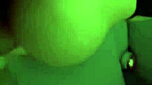 Devorando o cuzinho apertado da esposa gostosa