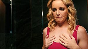 Siri Dahl seduces crush Charlie Forde into wet milf lesbian fuck