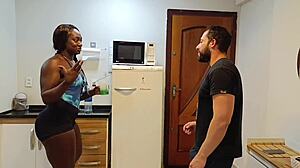 hot brazilian trainer shows neighbor her sexy squat skills 🍑🔥