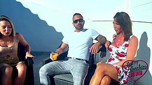 Vittoria & Pam riesige Titten teilen Schwanz im FFM-Dreier