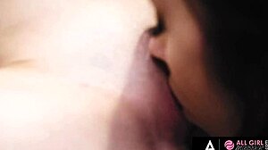 yo jazmin luv, lily larimar needs that hot lesbian tribbing fix