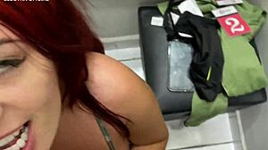 essa vendedora chupou meu pau no provador publico louco