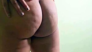 hey desi schoolgirl's steamy viral ass tease