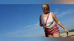 sexy african milf's huge pussy lips exposed!