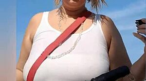 sexy african milf's huge pussy lips exposed!