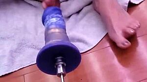 Homemade pawg big pussy orgasms wildly first time on fucking machine dildo toy