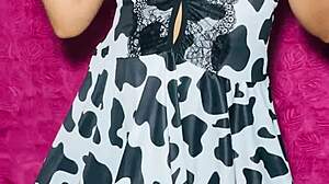 desi bhabhi shoves dildo deep for creamy solo squirt?