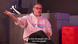 Cofla fucks slim Argentinian with 24cm cock in bar