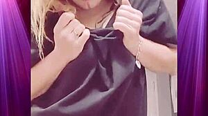 Booty shaking in boyfriend's clothes 💋🍑