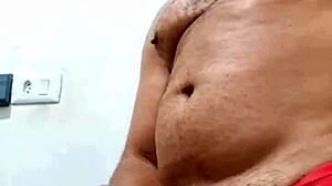 Yuri Gaúcho Brazilian Bear Amateur Handjob Explodes Huge Cumload