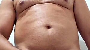 Yuri Gaúcho Brazilian Bear Amateur Handjob Explodes Huge Cumload