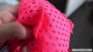 Seductive brunette babe alexis dean craves penis