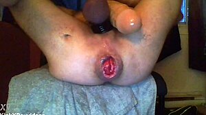 Kinky Fisting Boy Awaits