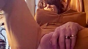 damn, that fine-ass tranny takes a massive dildo ride!