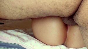 Padrastro Me Masajea Rico Mientras Mamá Sale