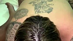 Chupada rica lleva a penetración anal profunda