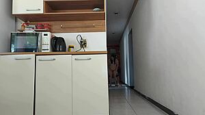 Sexo arriscado enquanto meu marido estava no banho transei com amigo dele quase fomos pegos!