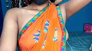 indian babe spreads legs wide for live cam pussy pounding