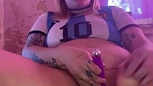 watch sexy argentinian blonde squirt hard from solo fucking