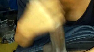 joven sale de estudiar y va a casa para monster cock