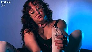 Resist my dirty nylons' sweaty foot smell?