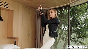 VIXEN BRATTY BLONDES POLLY YANGS ERA QUEEN SHARE COCK FFM