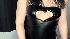 worship your goddess deeply